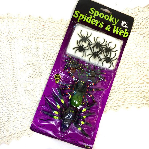 PLASTIC SPIDERS & Web Package of  Various Sizes NOS NWT - Picture 1 of 7